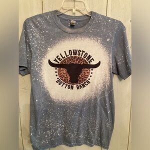 Yellowstone Women's‎ Blue cheetah, print T-Shirt ~Size Medium